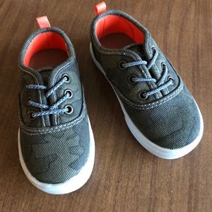 NWOT Carter’s Size 7 Toddler Camouflage Sneakers